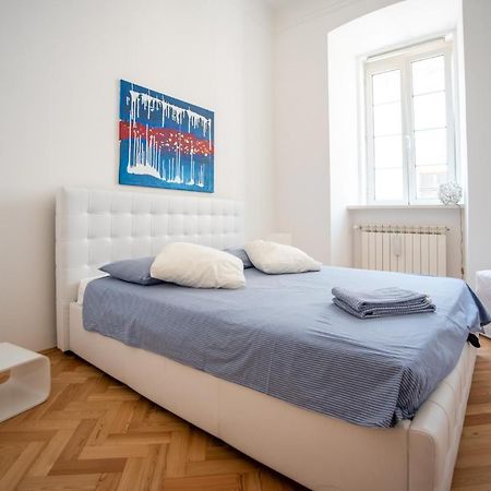 Art & History - New - Modern Classic Apartment Триест Екстериор снимка
